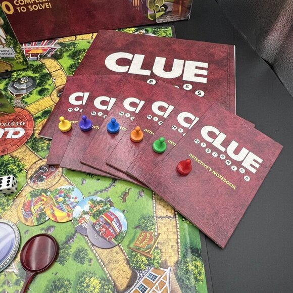 2005 Clue Mysteries Decoding Detective 50 Cases Board Game Parker Bros COMPLETE - Picture 5 of 16